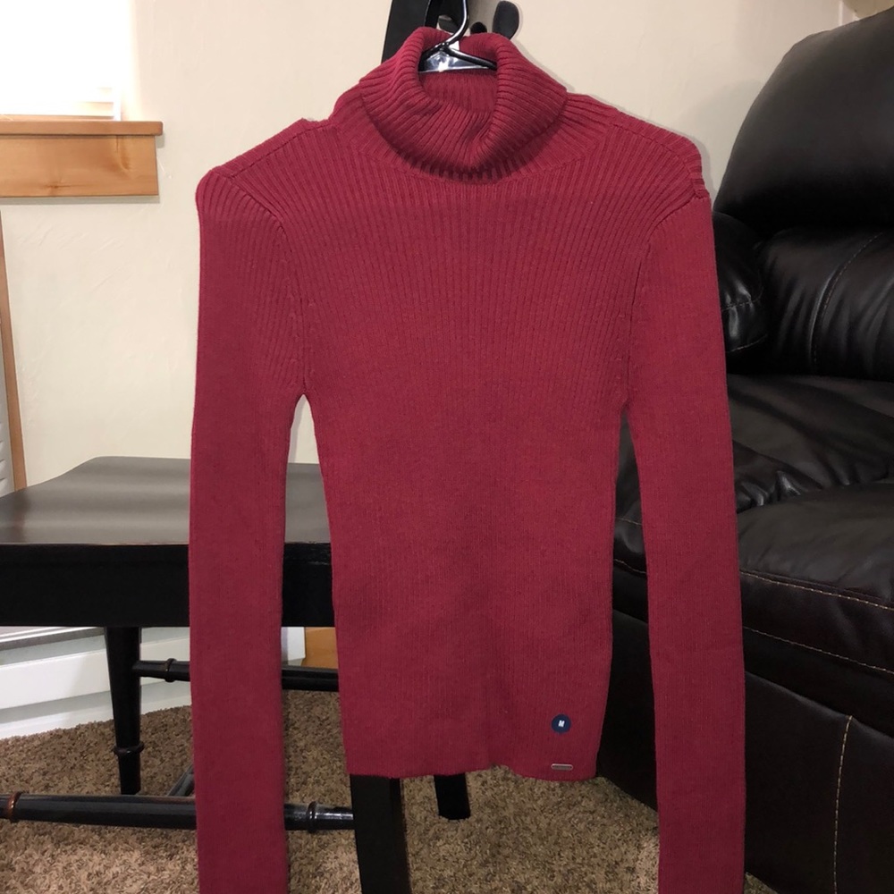 Hollister turtleneck